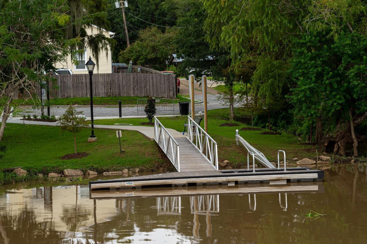 Chateau Royale, Pet Friendly, On Bayou, Downtown! New Iberia Exterior foto